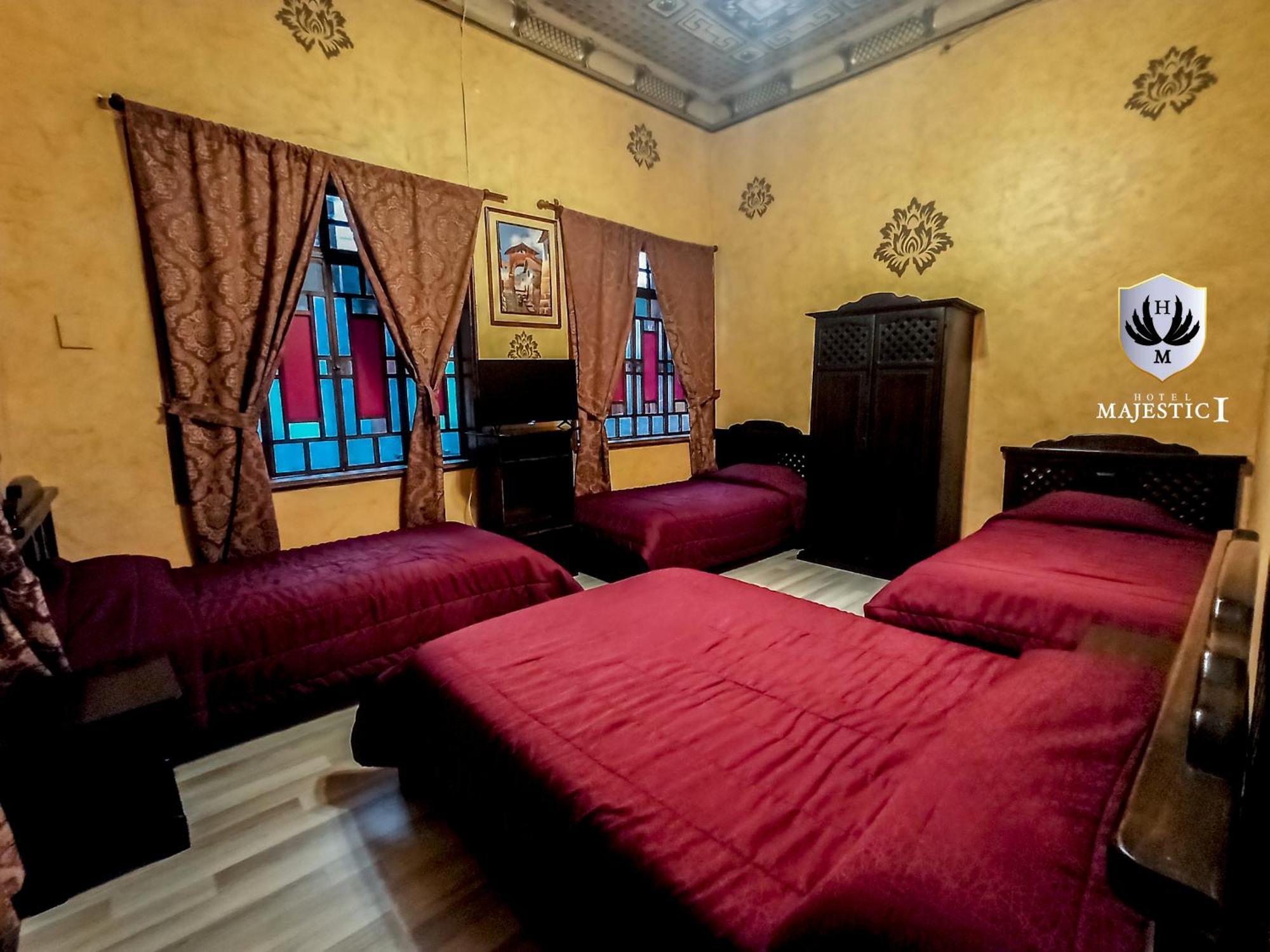 Hotel Majestic 1 Куенка Екстер'єр фото
